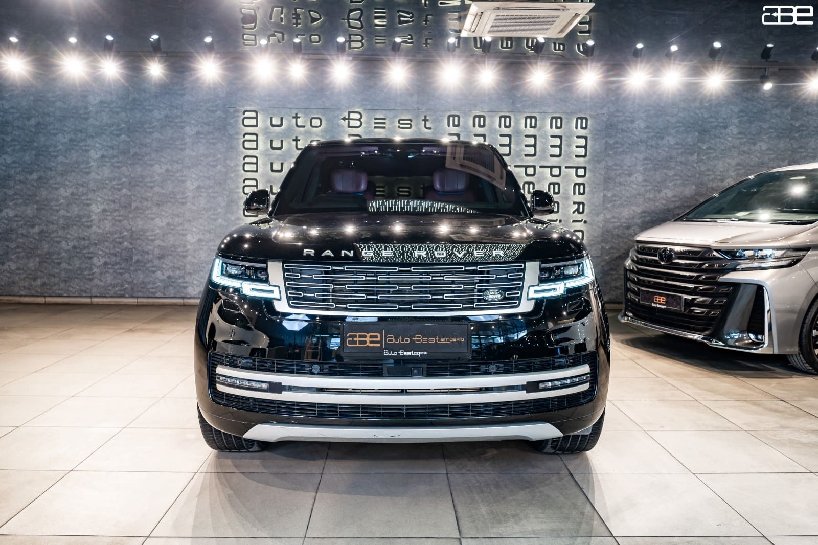 Range Rover LWB 4.4L AUTOBIOGRAPHY