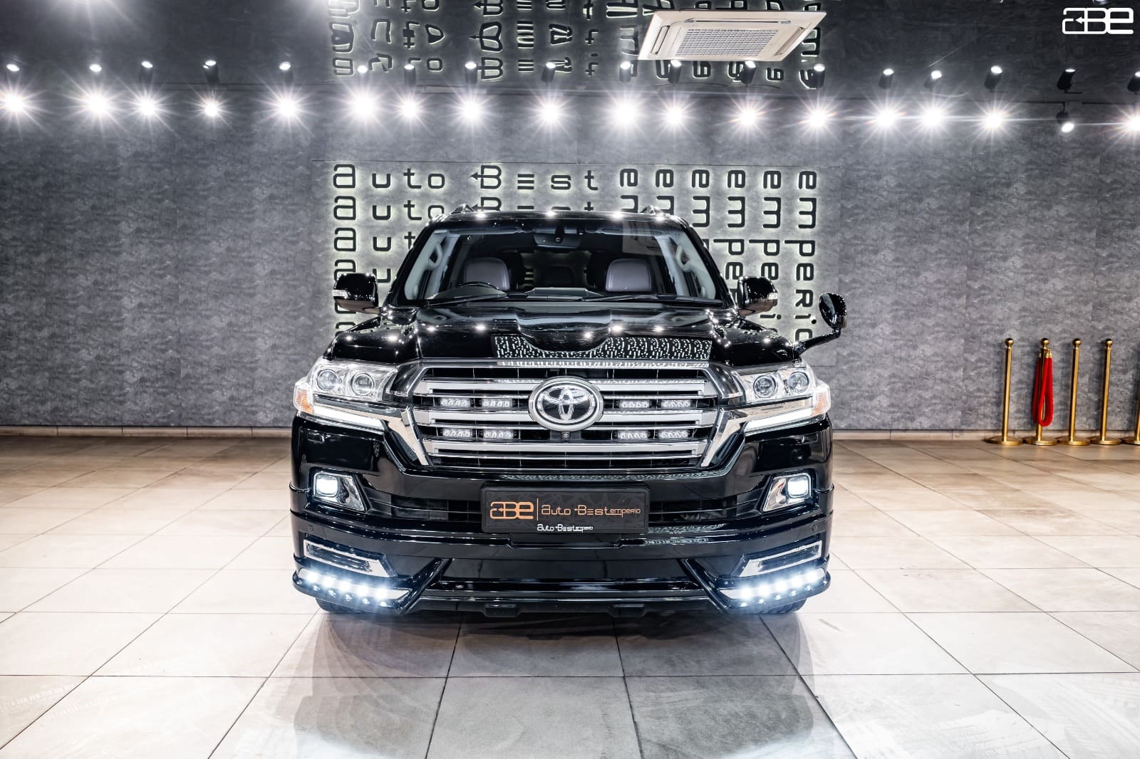 Toyota LAND CRUISER 200 VX V8