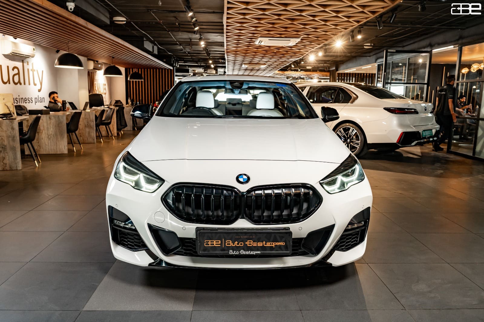 BMW 220I M-SPORT SHADOW EDITION