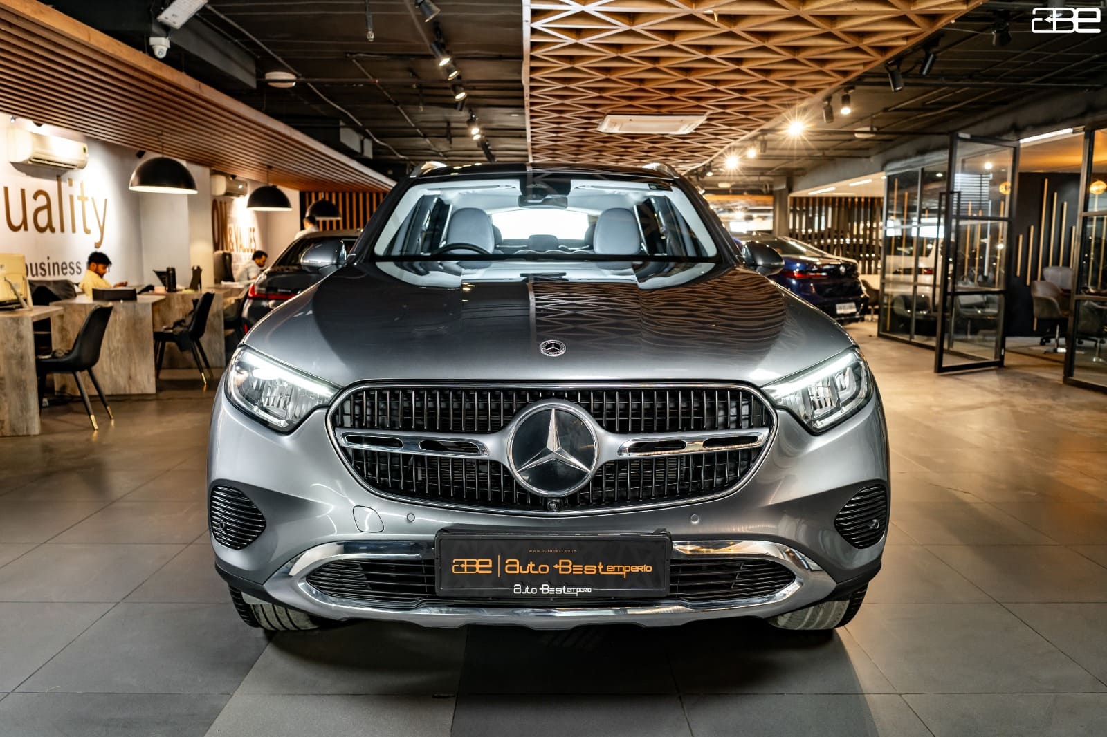 Mercedes-Benz GLC-300 4-MATIC