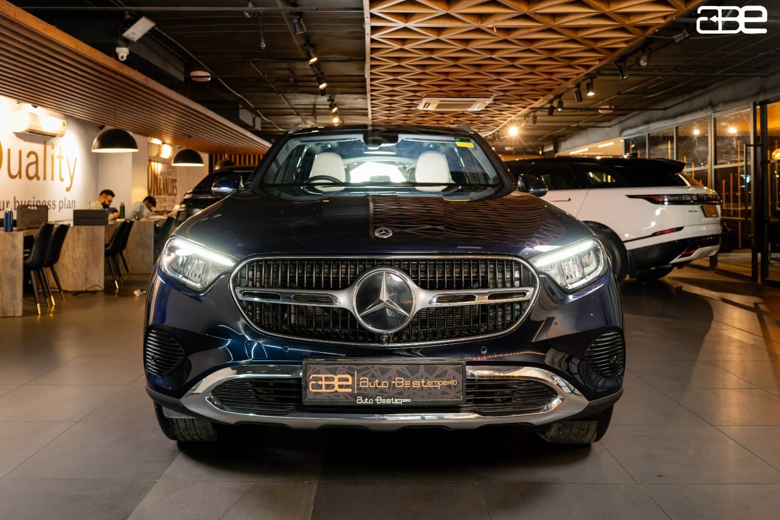 Mercedes-Benz GLC-220D 4-MATIC