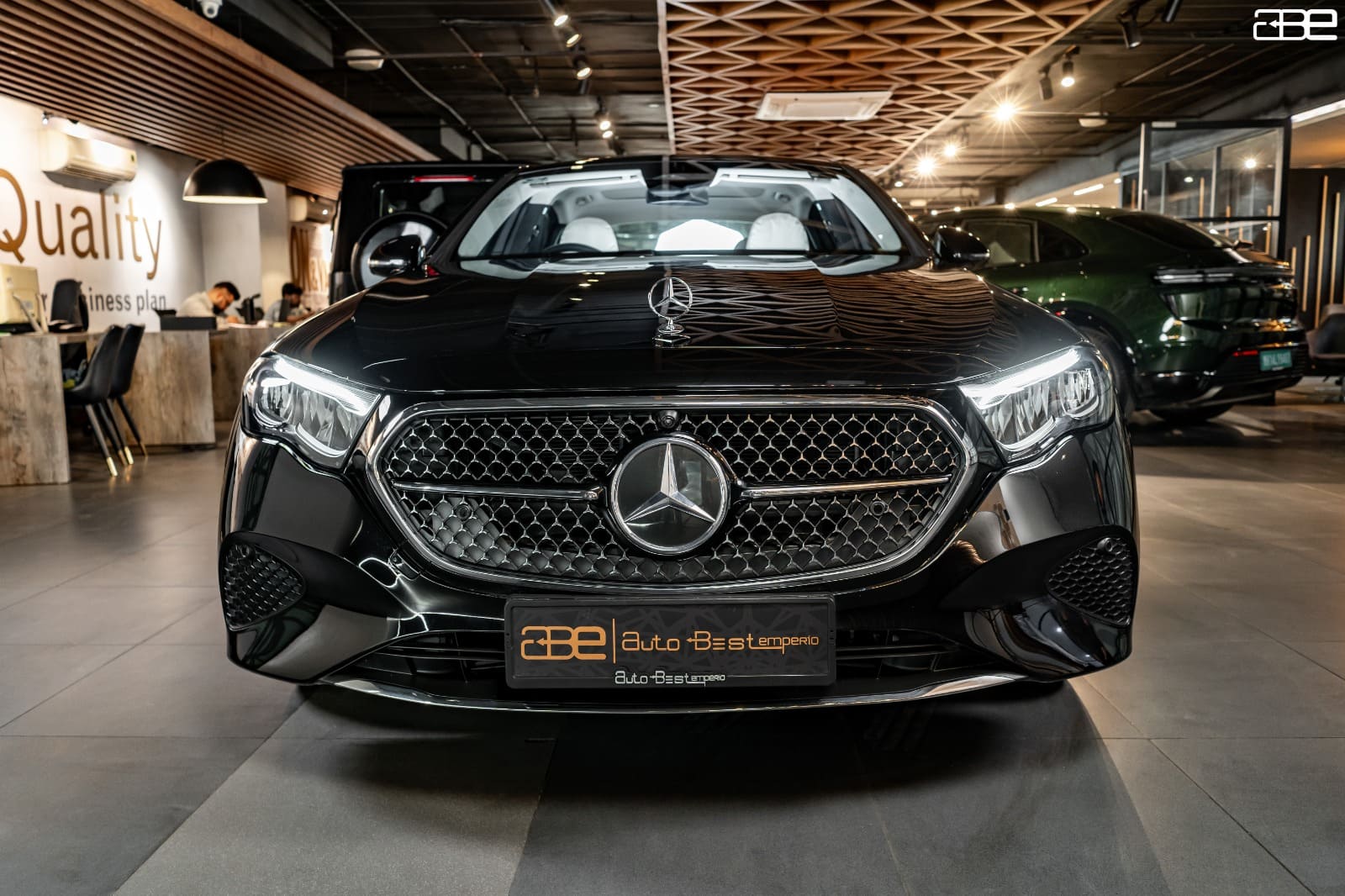 Mercedes-Benz E-Class E200