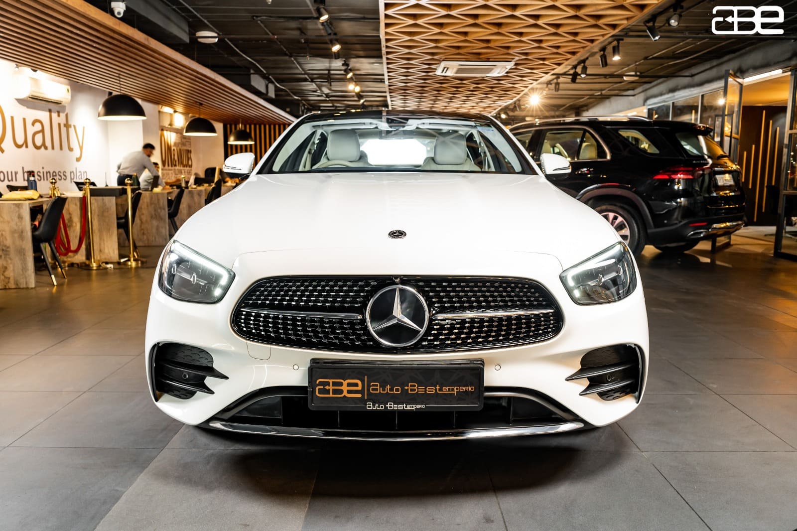 Mercedes-Benz E-Class E-200 AMG LINE