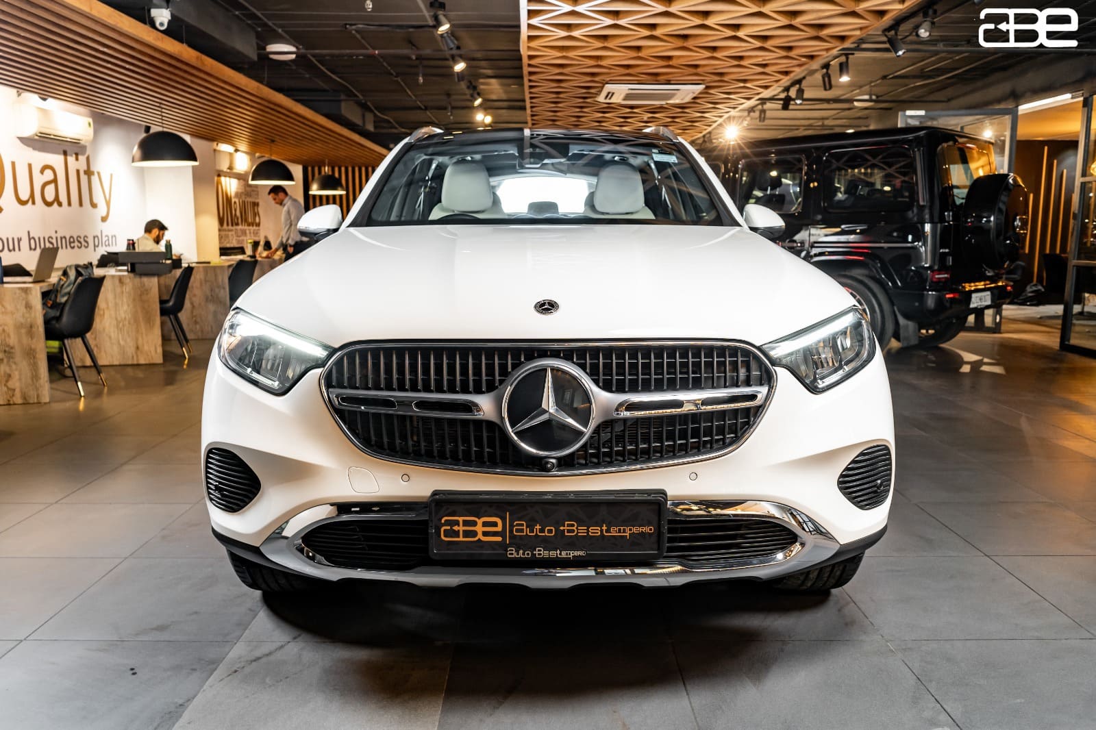 Mercedes-Benz GLC-300 4-MATIC