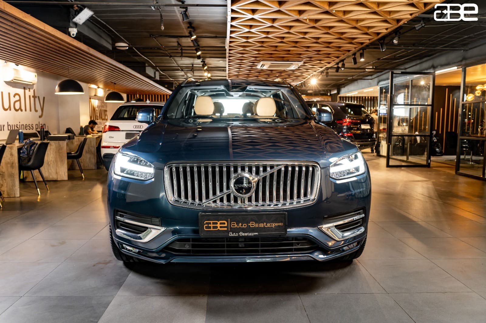 Volvo XC90 B6