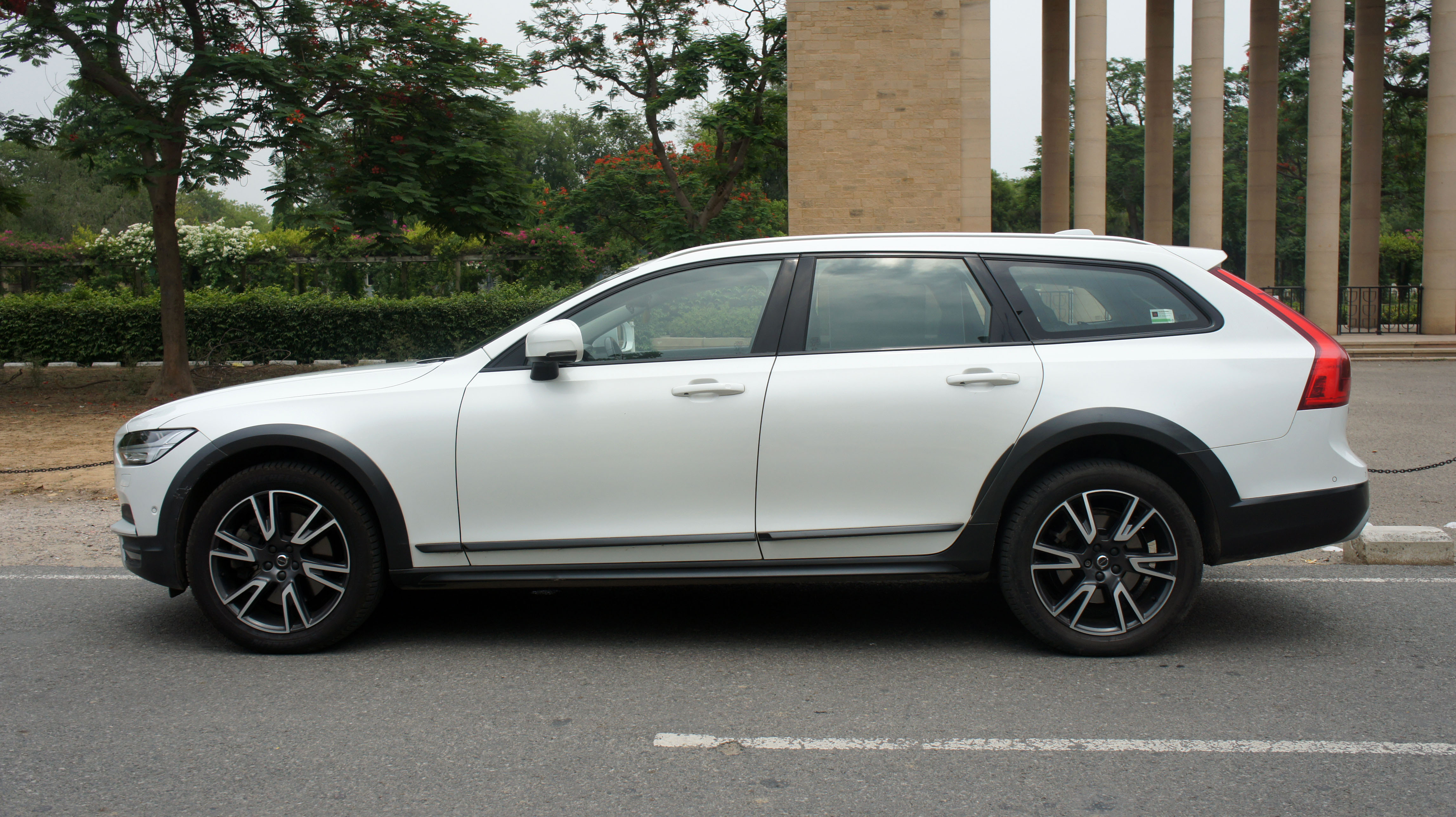 Pre Owned Volvo V90 Cross Country