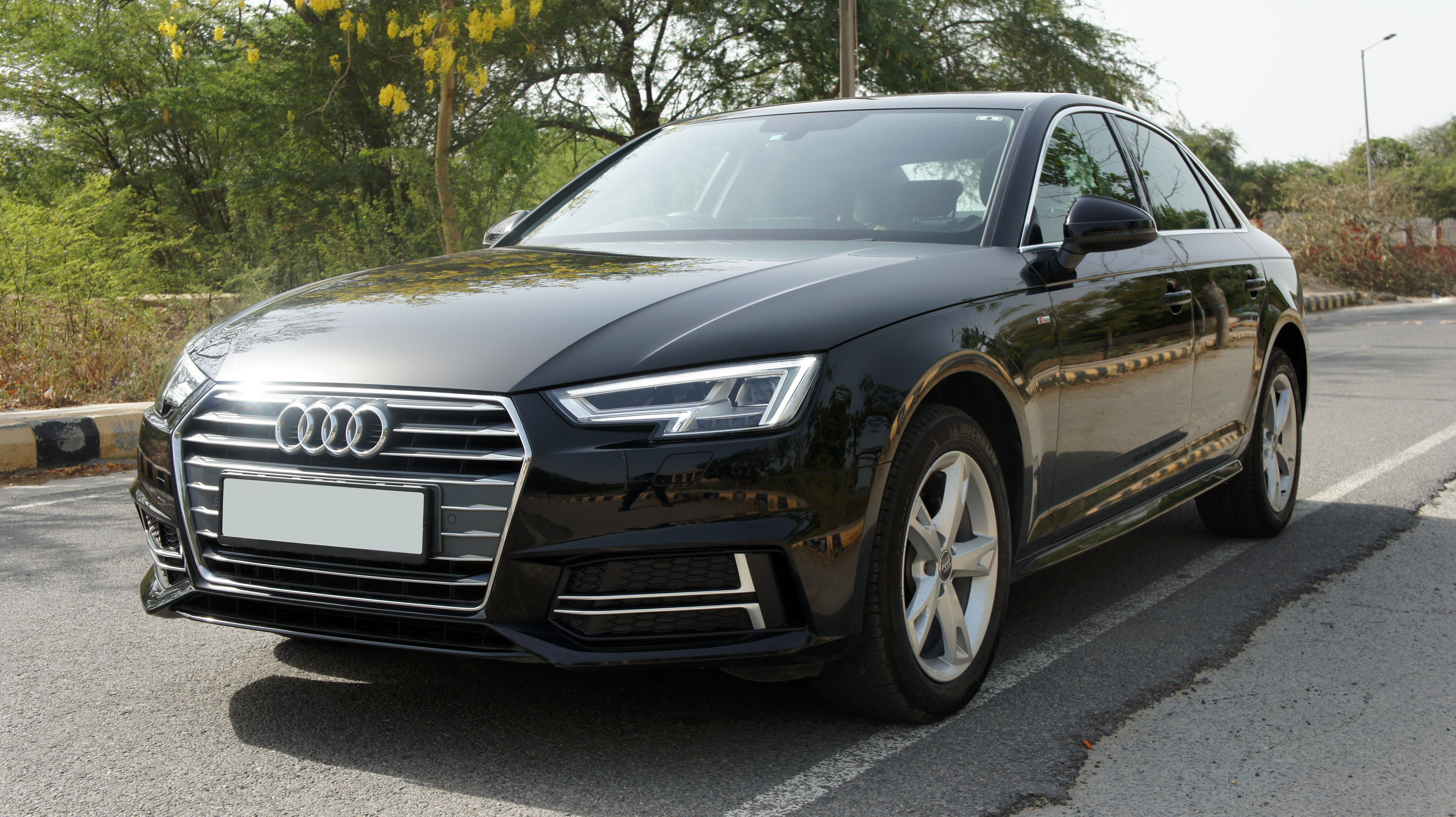 Audi A4 30 TFSI Premium Plus