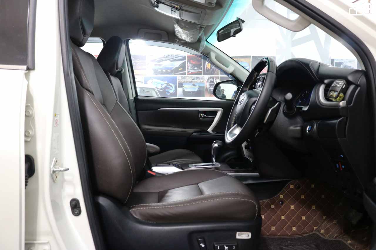 Toyota Fortuner Images  Fortuner Car Images Interior  Exterior Photos