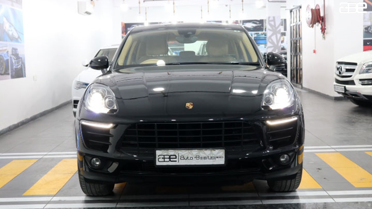 Porsche Macan R-4