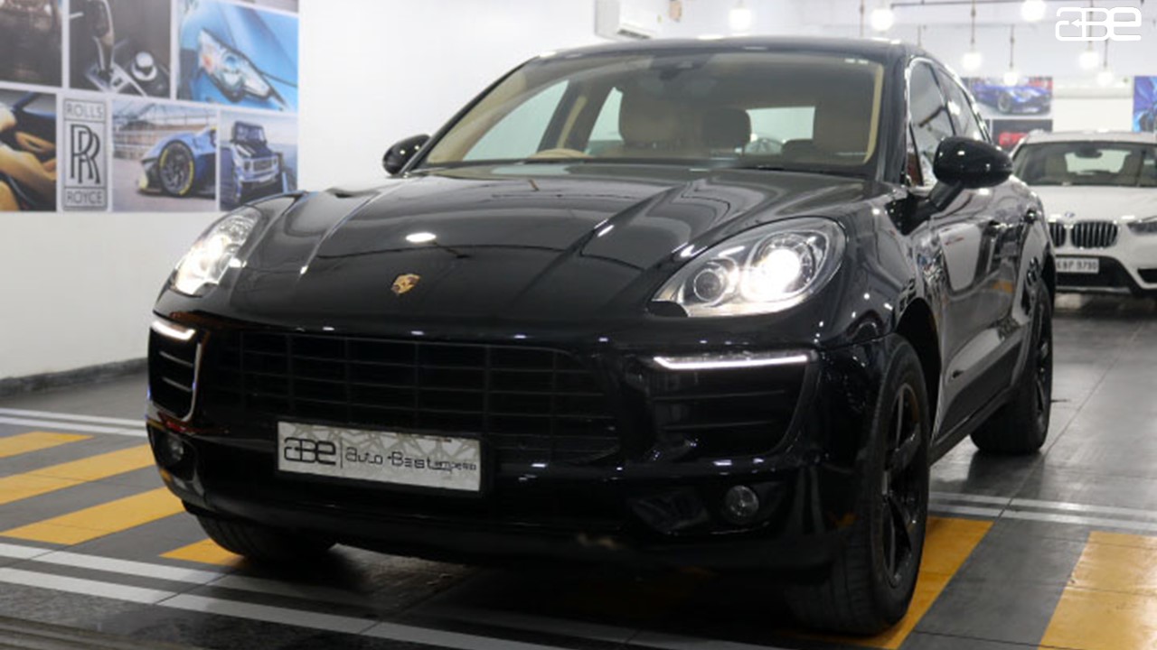 Porsche Macan R-4