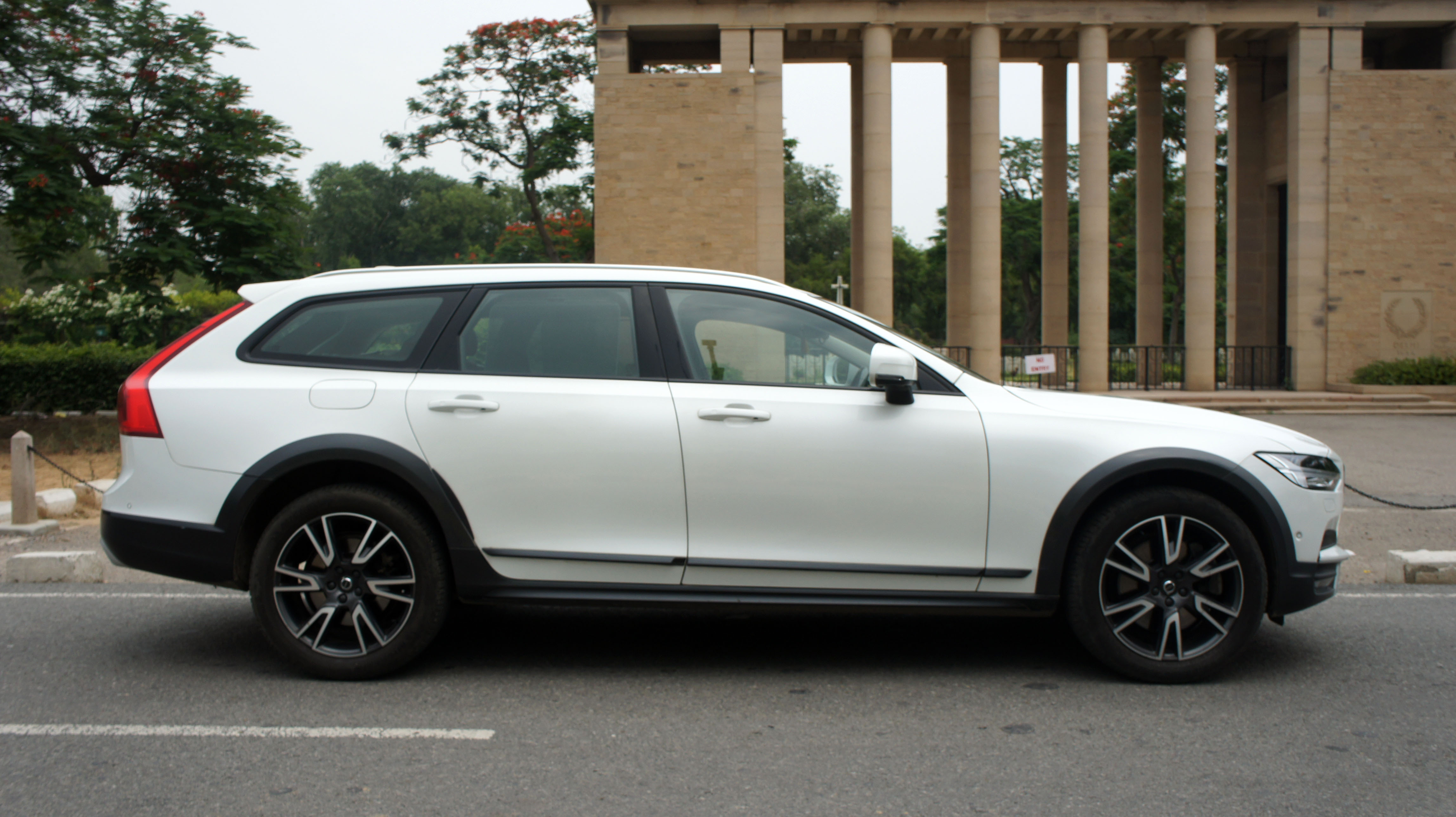 Pre Owned Volvo V90 Cross Country