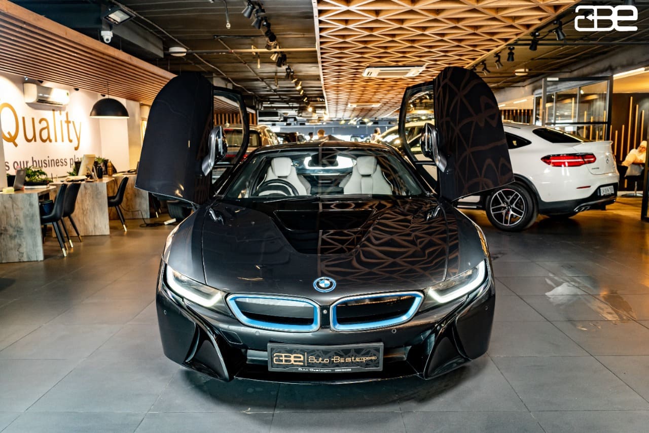 BMW I8 COUPE