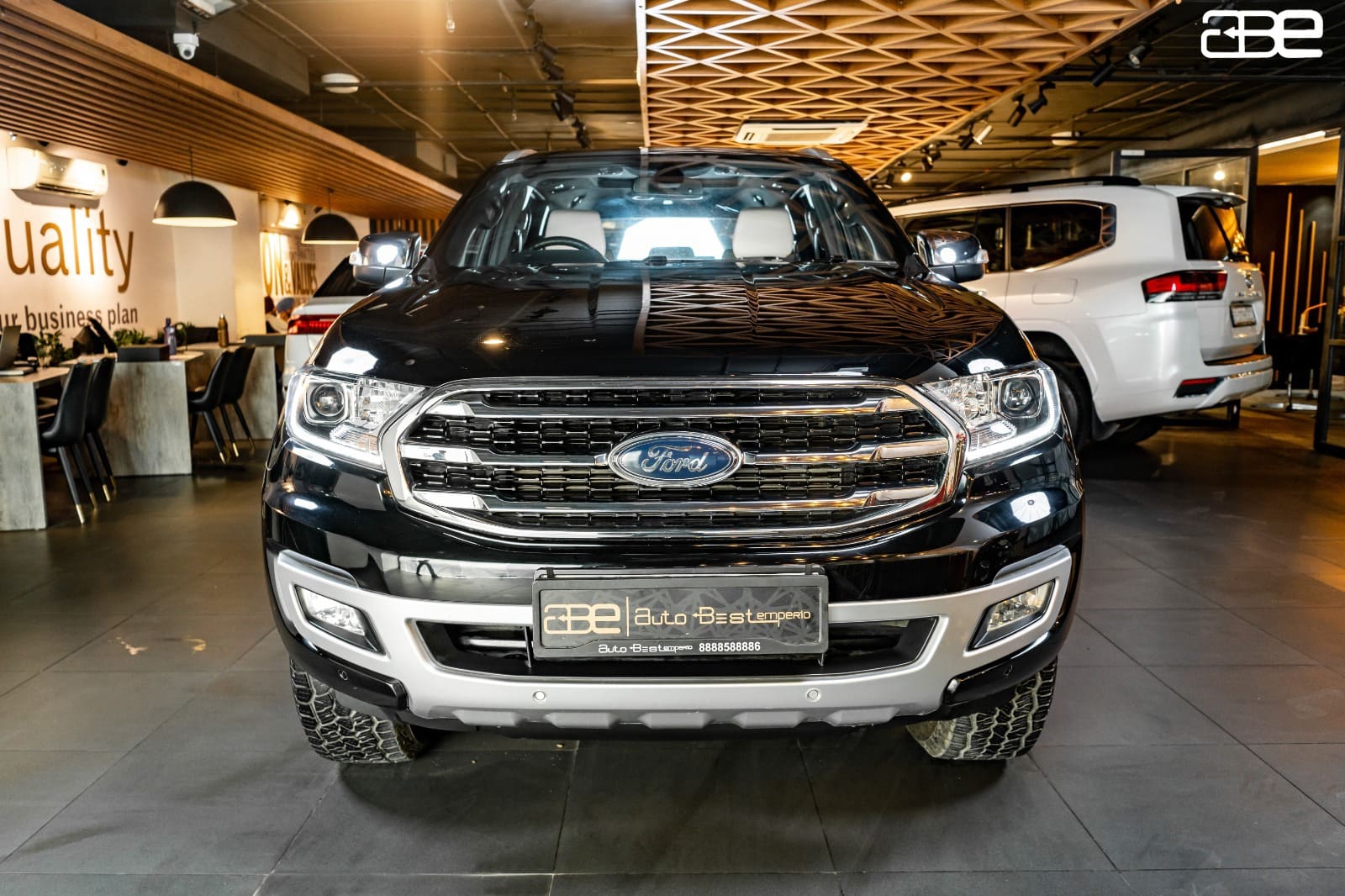 Ford ENDEAVOUR 4X2 AT TITANIUM