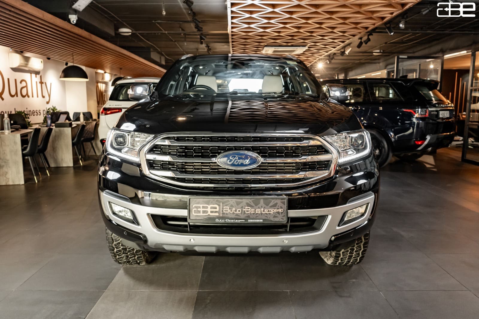 Ford ENDEAVOUR 4X2 AT TITANIUM