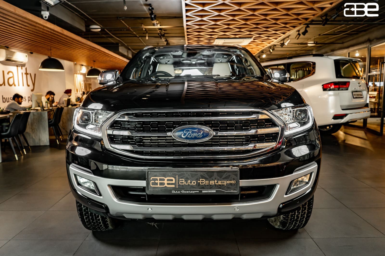 Ford ENDEAVOUR 4X2 AT TITANIUM PLUS