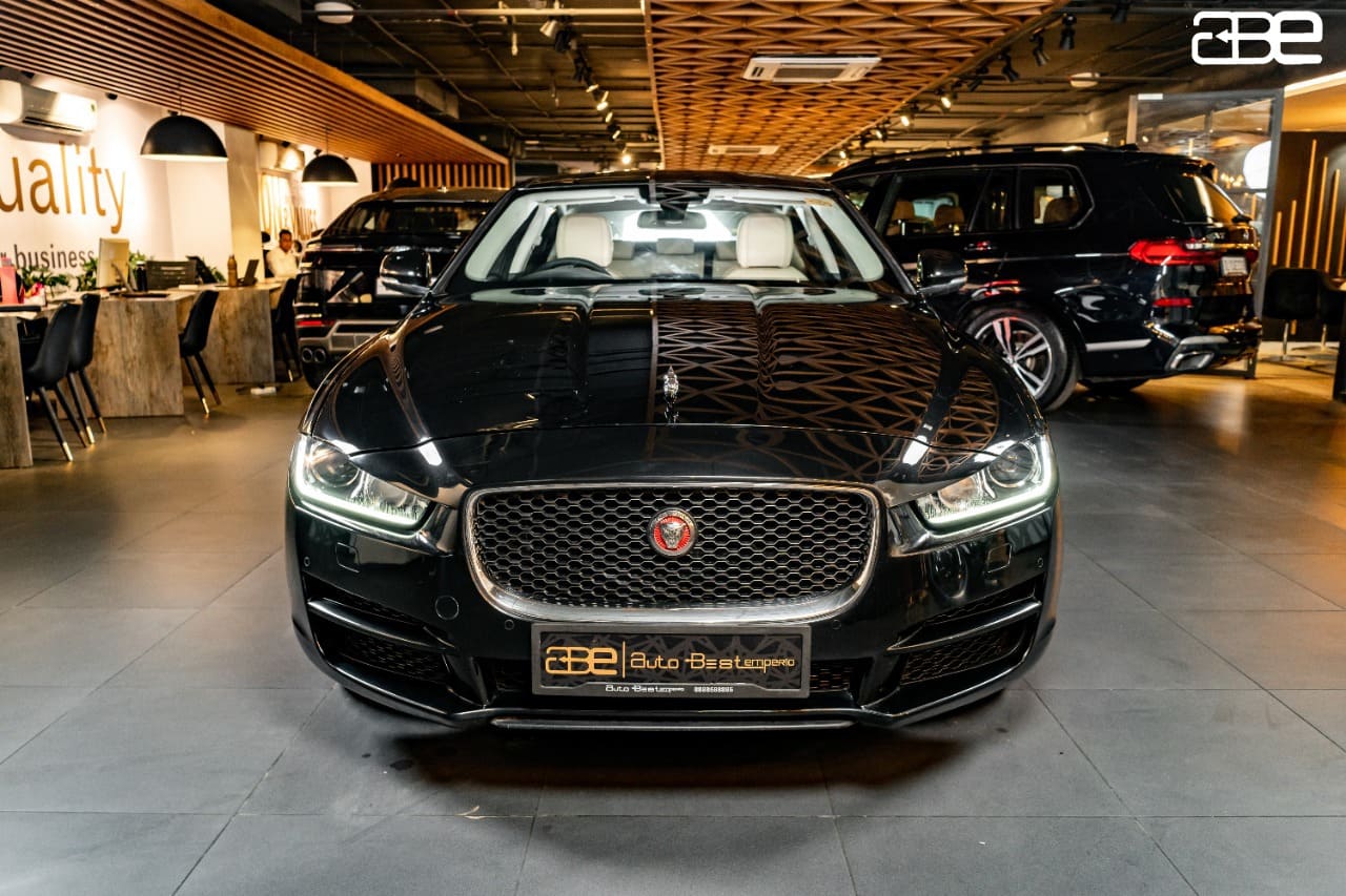 Jaguar XE PRESTIGE 2.0