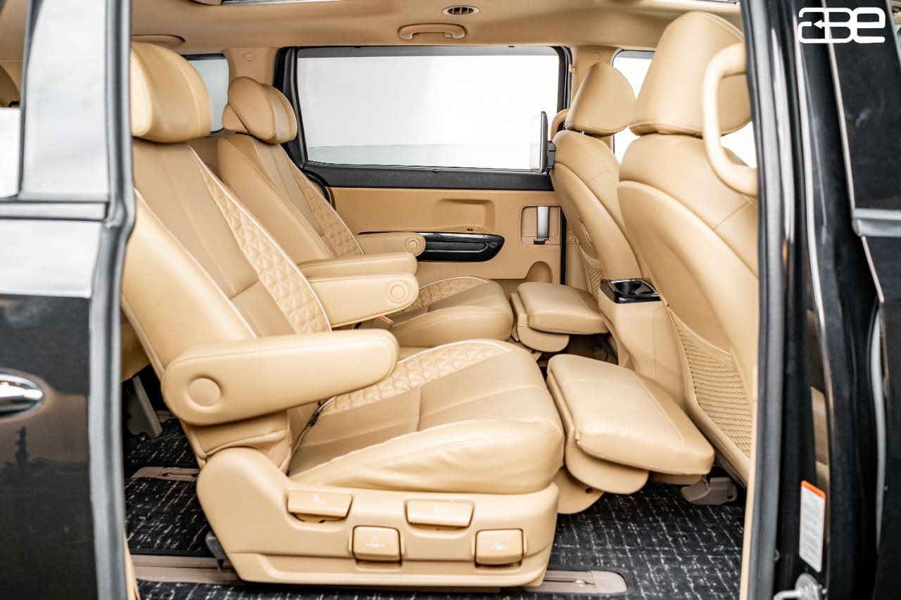 PREOWNED KIA CARNIVAL LIMOUSINE AT 2021 FOR SALE.
