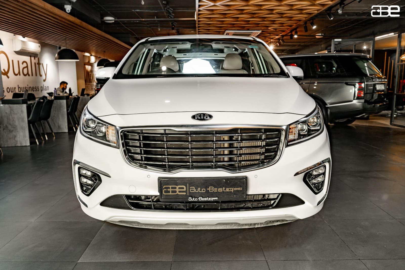 KIA CARNIVAL PRESTIGE AUTOMATIC