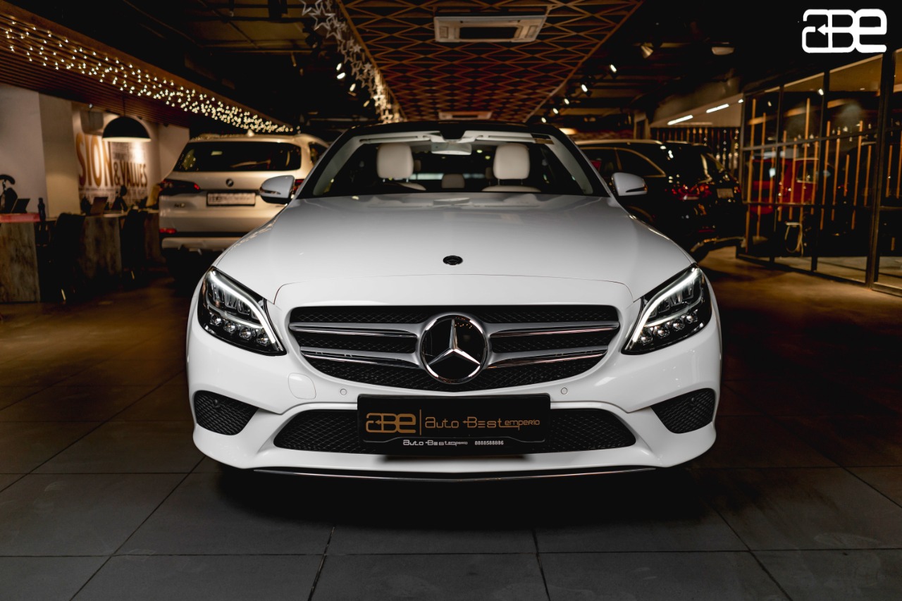 Pre-Owned Luxury Cars Showroom in New Delhi - Used Premium Cars