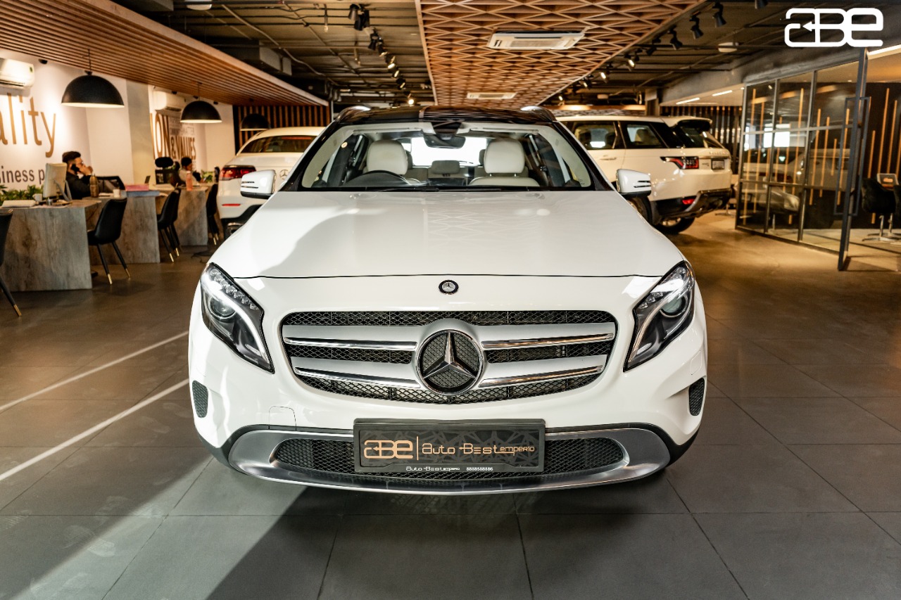 MERCEDES-BENZ GLA 200 D SPORT