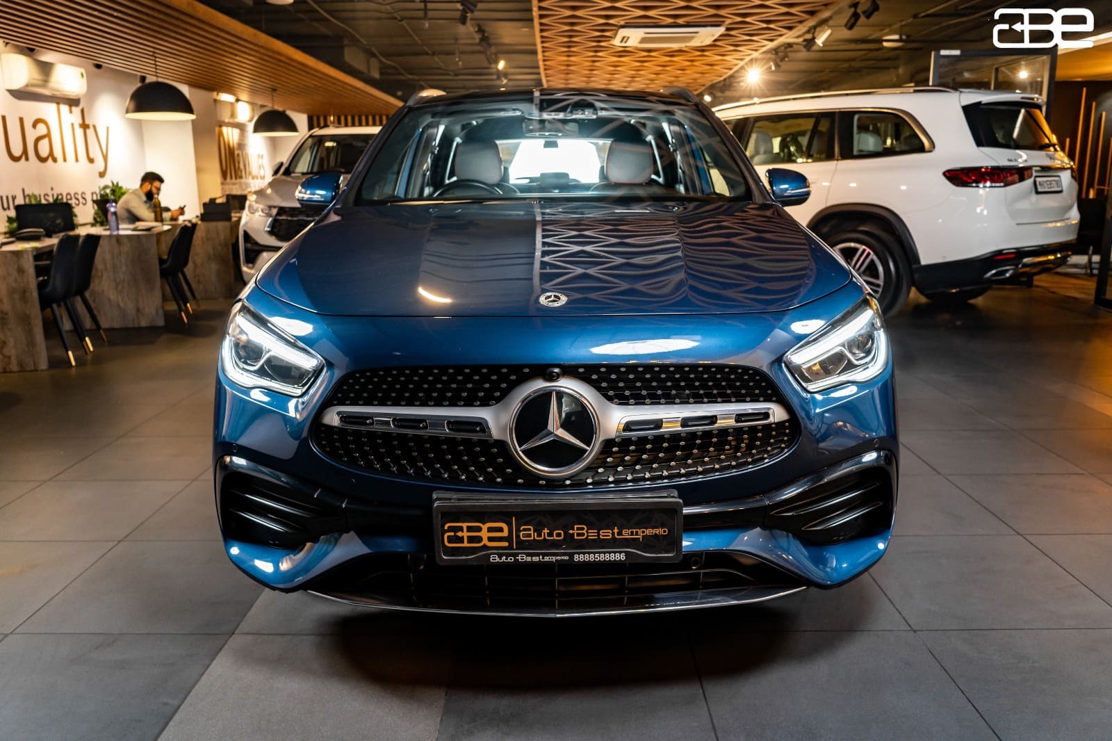 Mercedes-Benz GLA 220D 4-MATIC