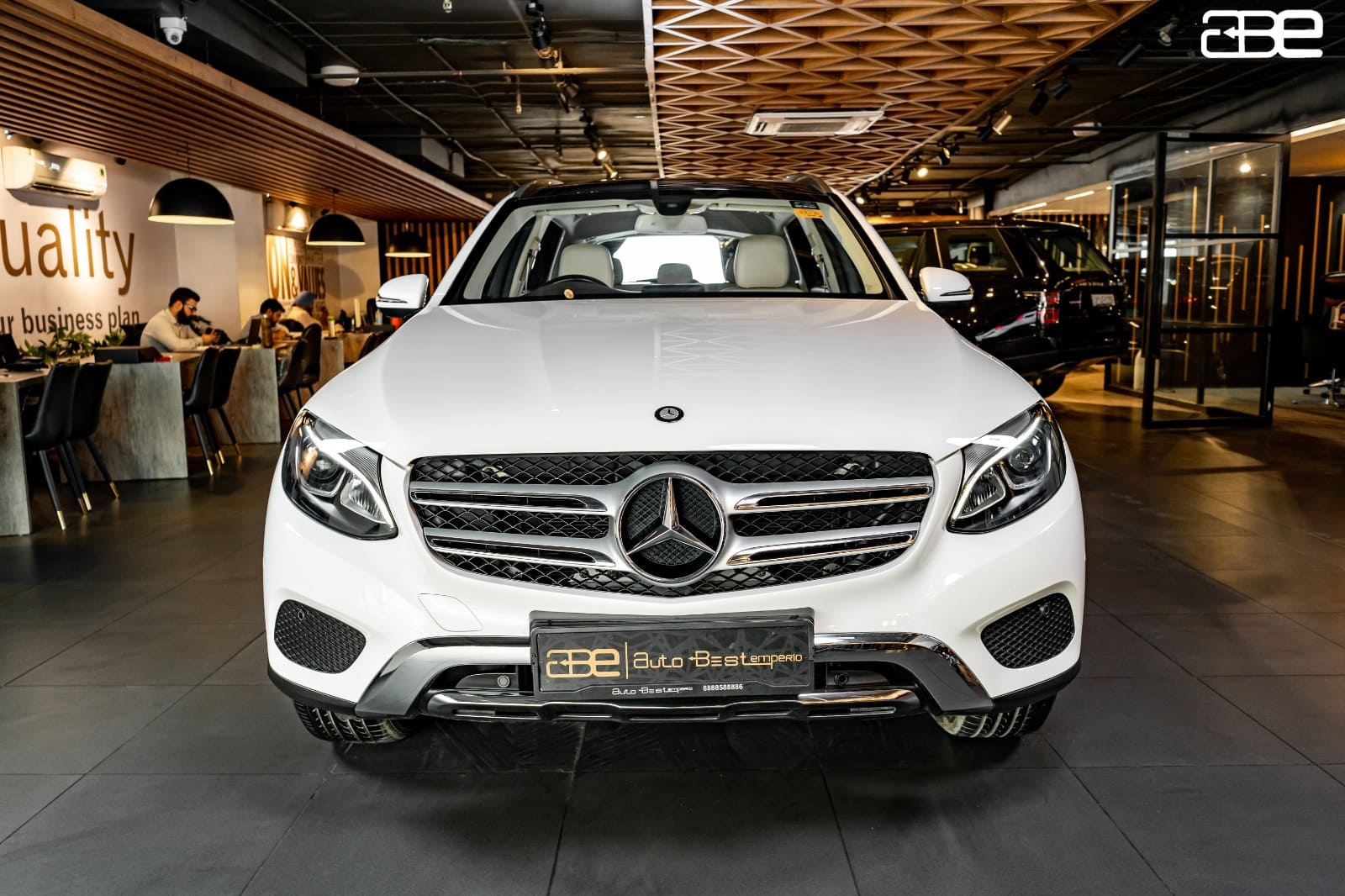 Mercedes-Benz GLC-220D 4 MATIC