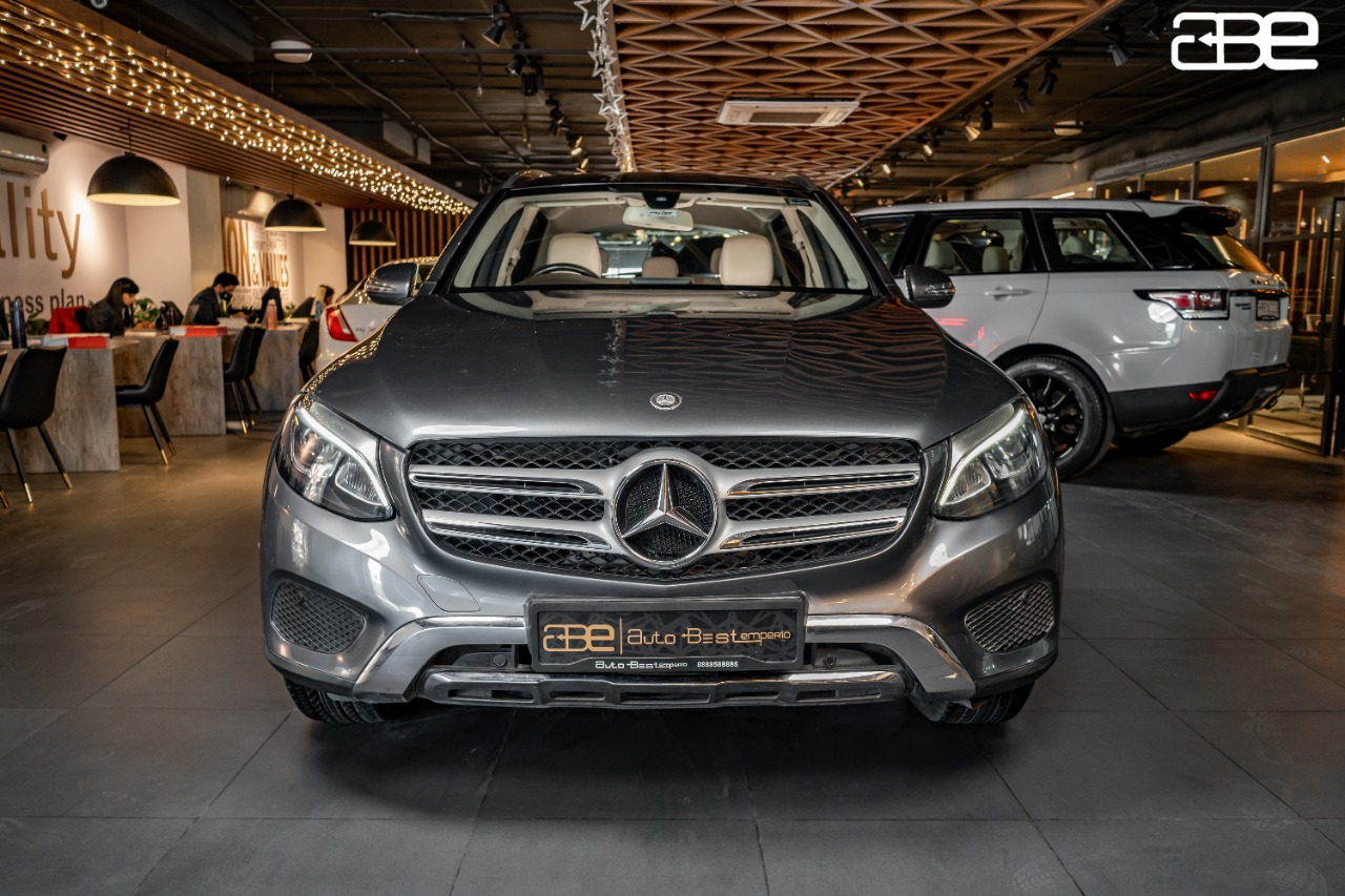 Mercedes-Benz GLC-220D 4-MATIC