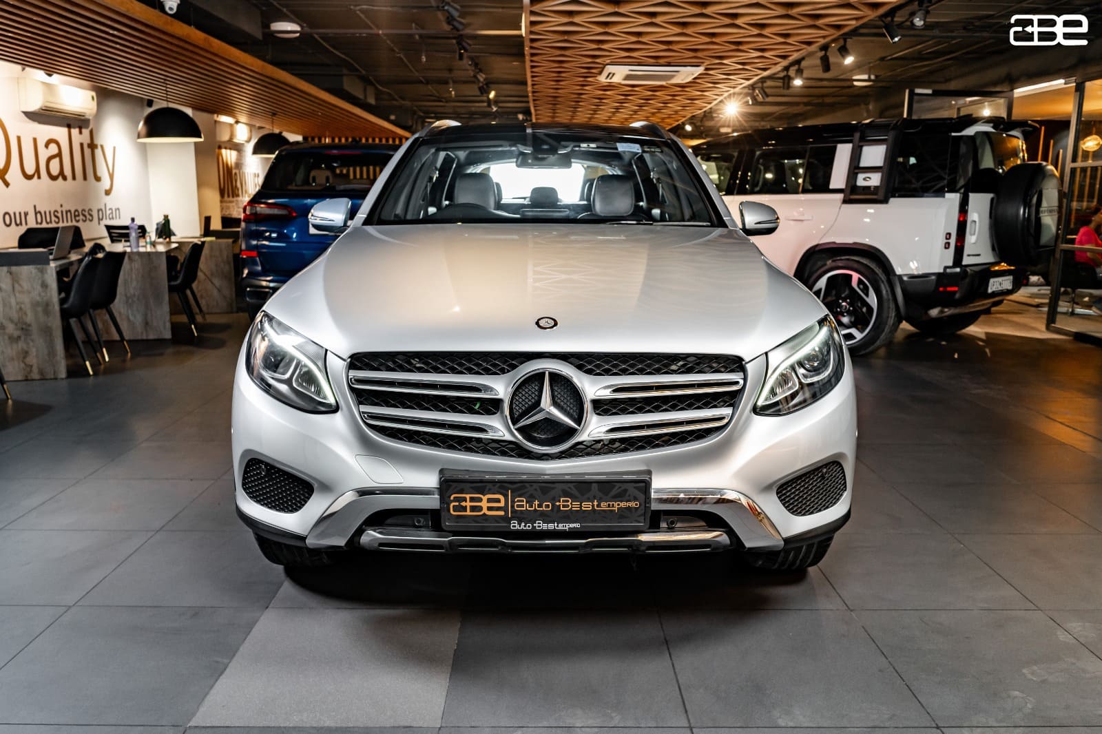 Mercedes-Benz GLC-300 4-MATIC