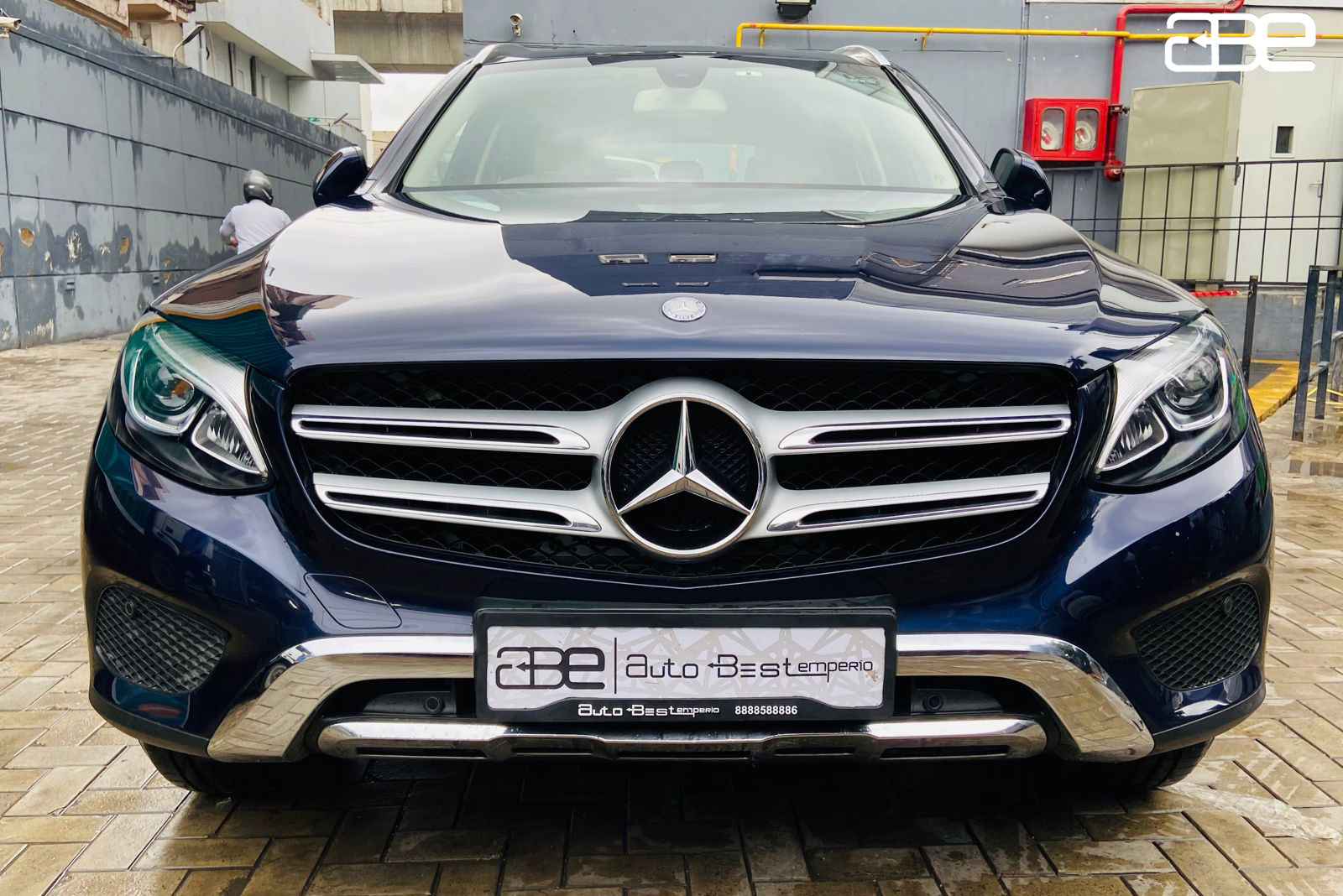 Mercedes-Benz GLC-300 4-MATIC