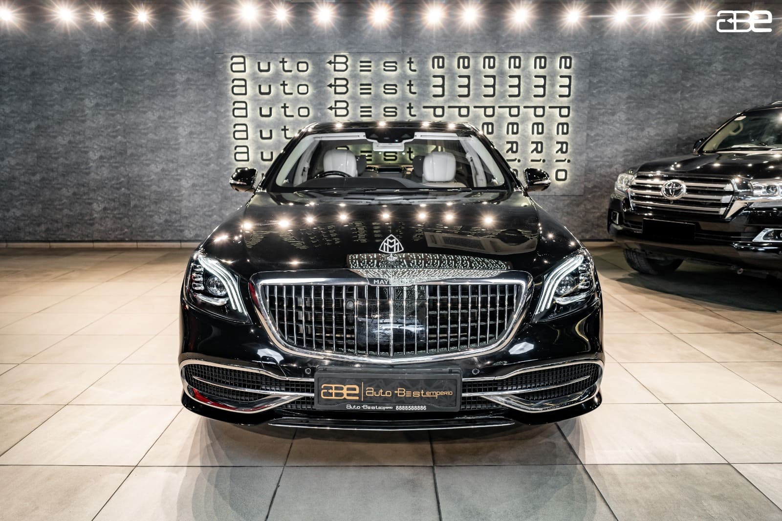 Mercedes-Benz S-560 MAYBACH