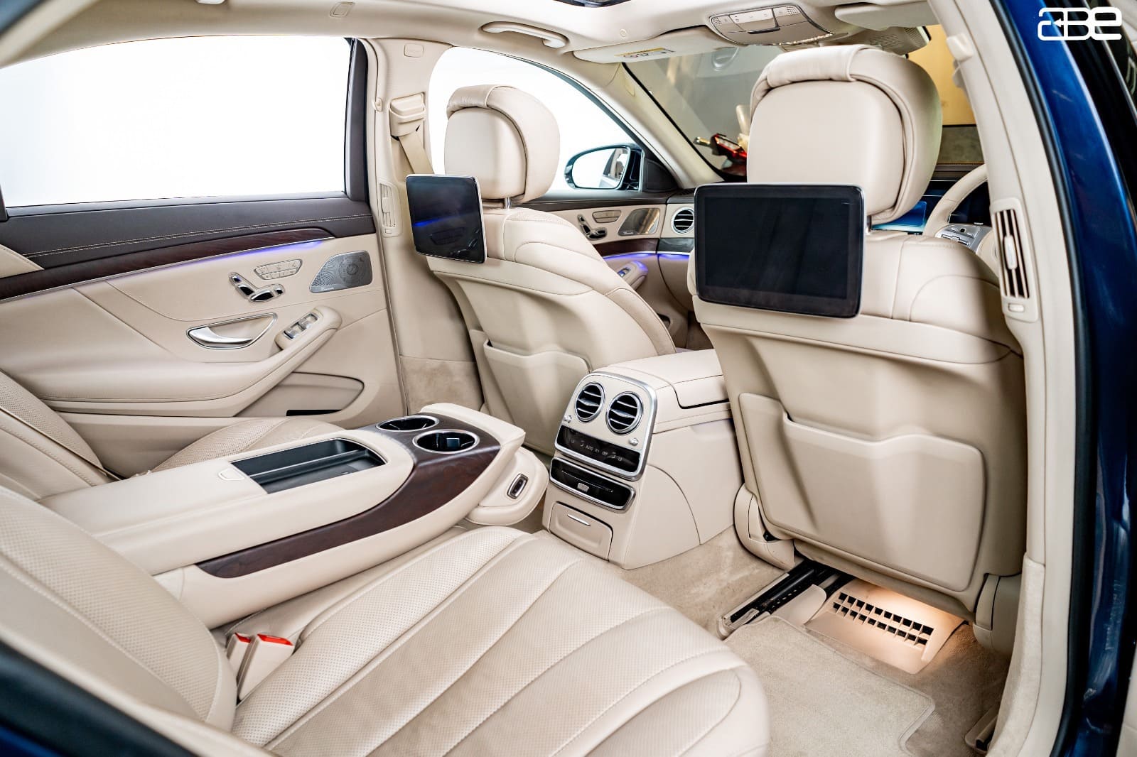 2018 Mercedes S-Class Facelift Interior Revealed in Spy Clip, Central Dial  Gone? - autoevolution