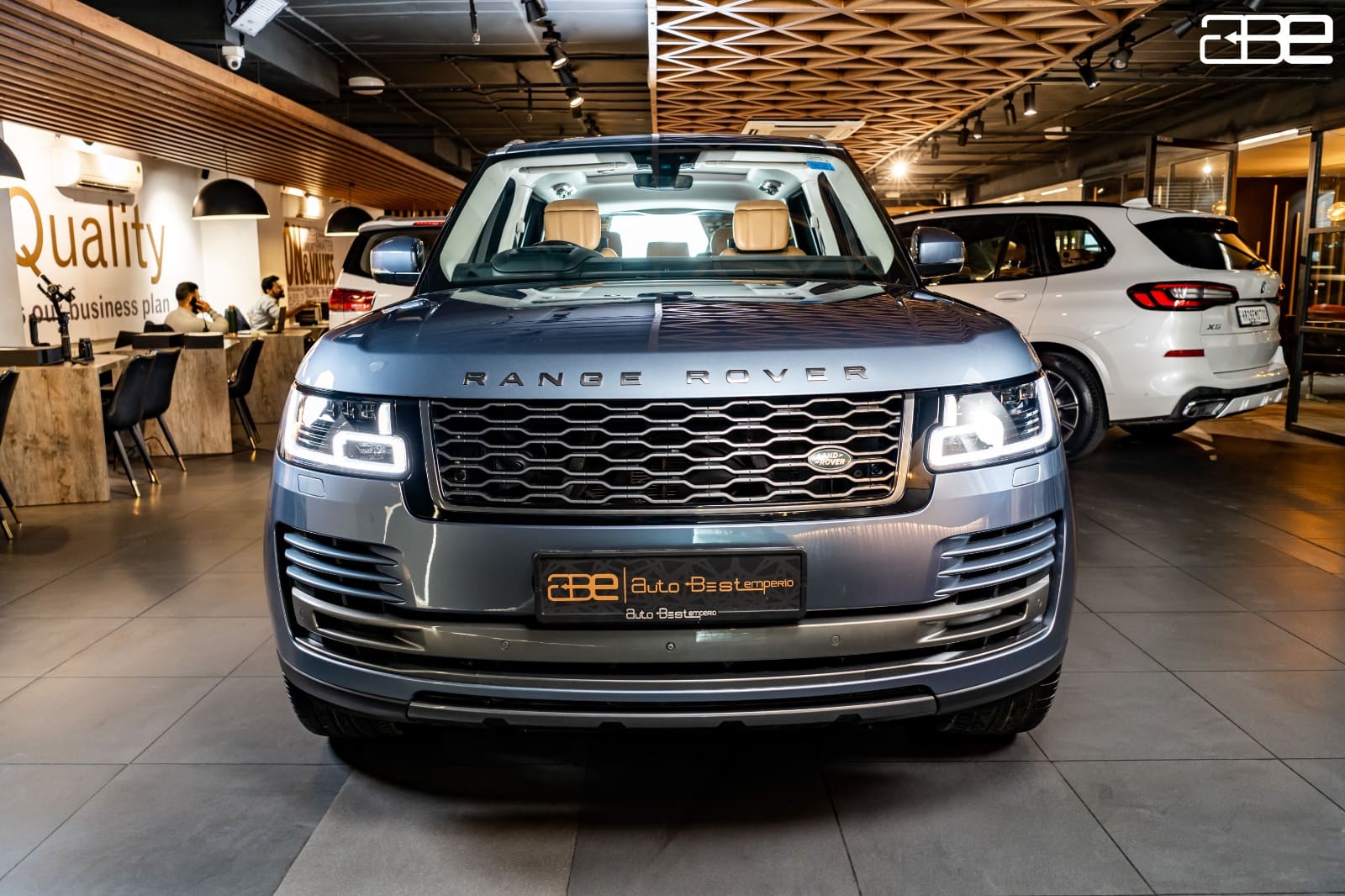 Range Rover VOGUE LWB 3.0L