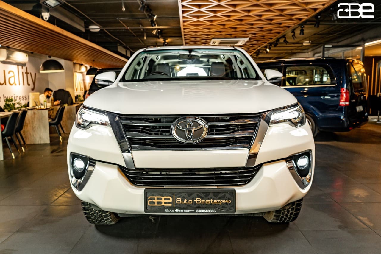 Toyota Fortuner 4X2 AT 2.8L