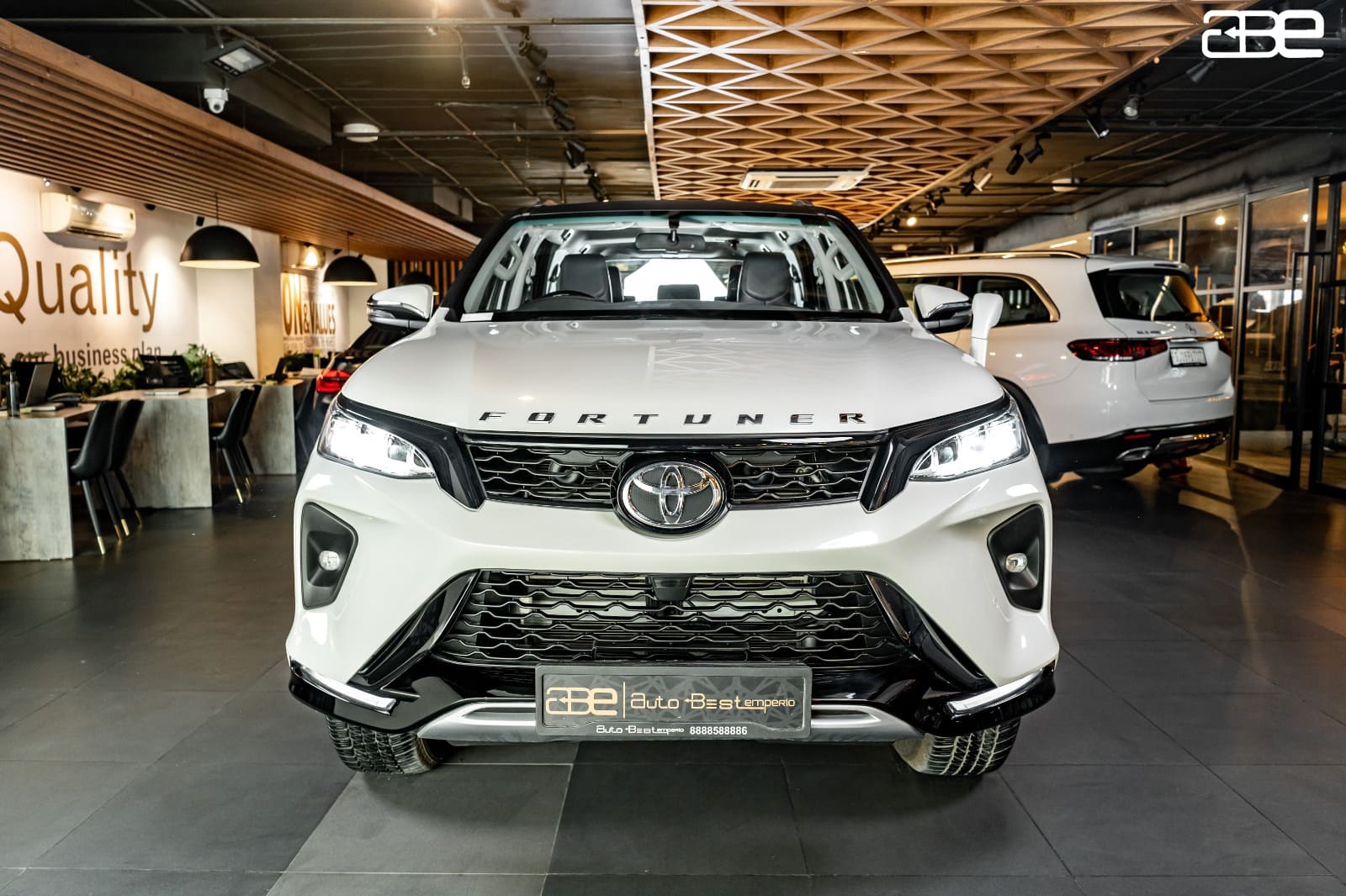 Toyota FORTUNER LEGENDER 4X4 A/T