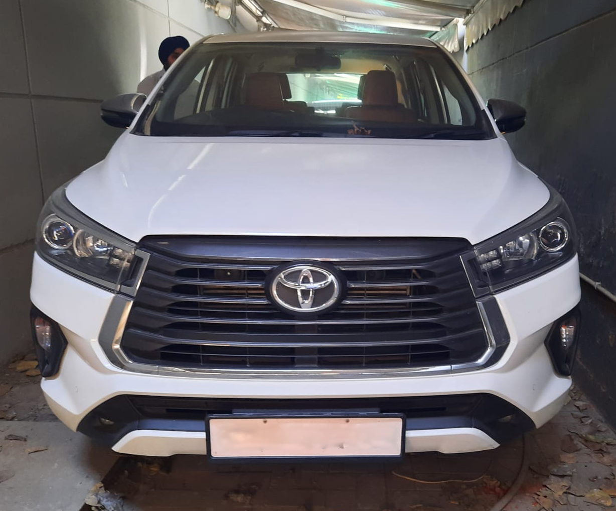 Pre Owned Toyota INNOVA CRYSTA AT 2.4Z