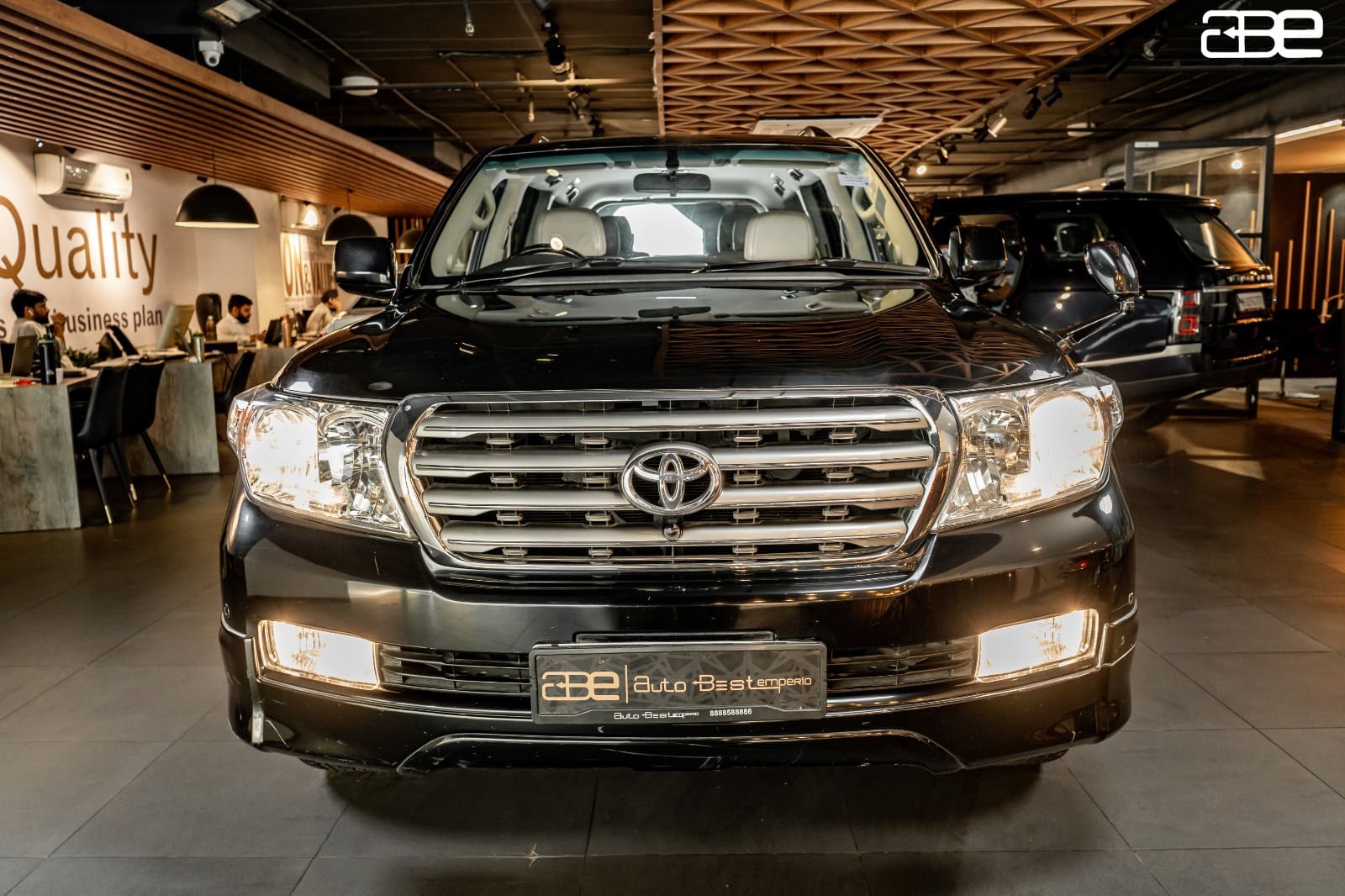 Toyota LAND CRUISER 200